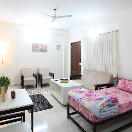 Qualtems Guest House-With Ac Options Bangalore Buitenkant foto