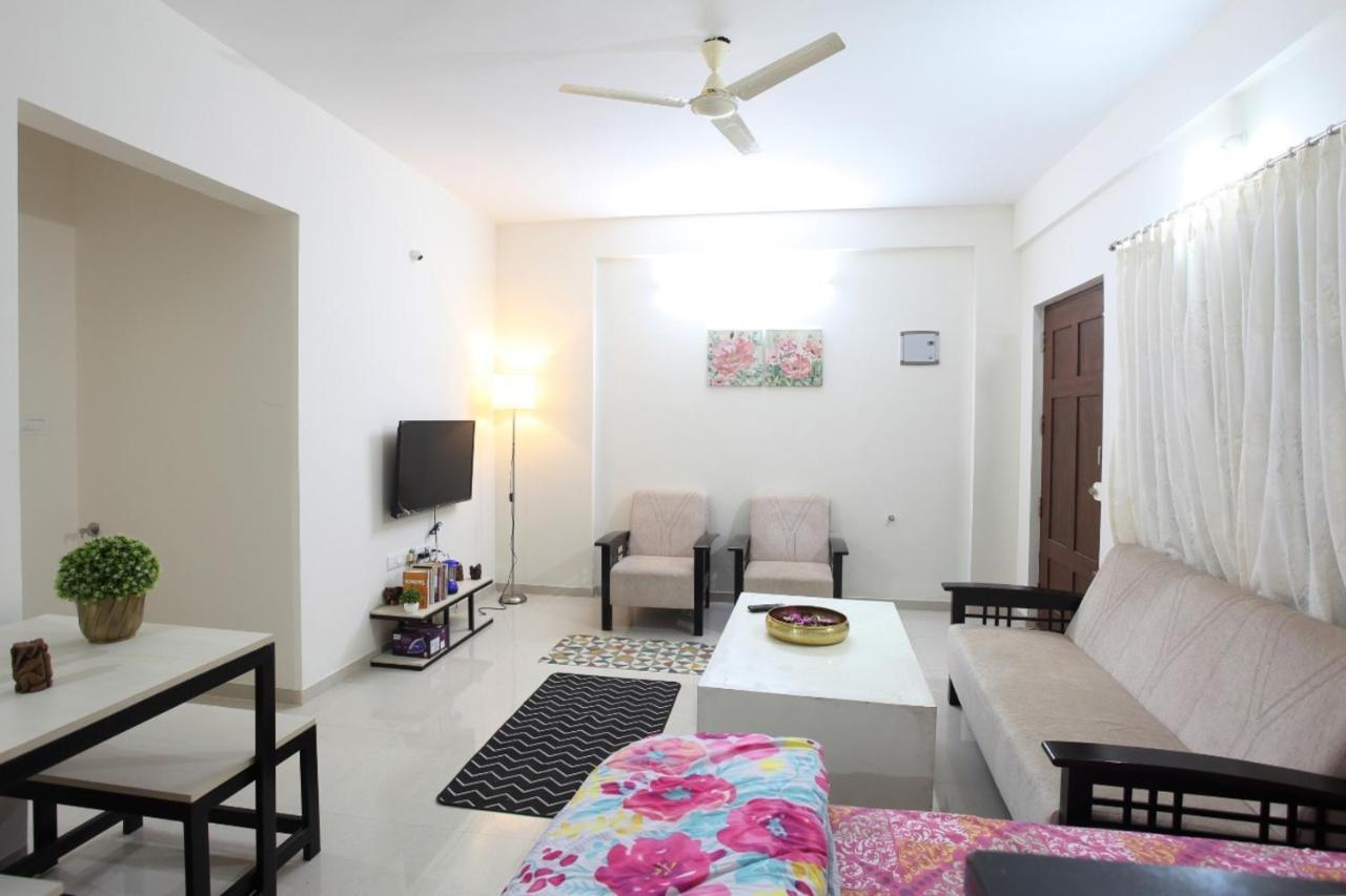 Qualtems Guest House-With Ac Options Bangalore Buitenkant foto